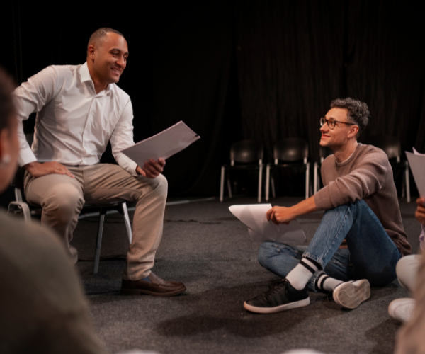 Hipnose Clínica vs. Hipnose de Palco: Entenda as Diferenças Fundamentais