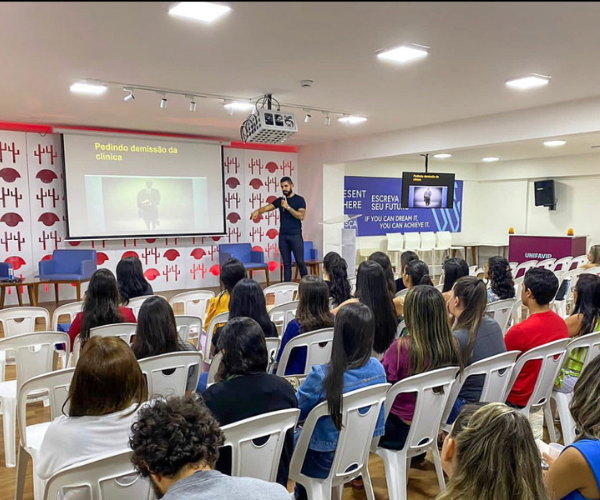 Como Escolher um Bom Hipnoterapeuta: 5 Dicas Essenciais